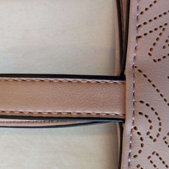 Tote - Picture 14 of 16